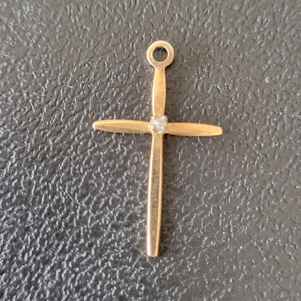 Gold Cross Pendant w/ Center Diamond Accent